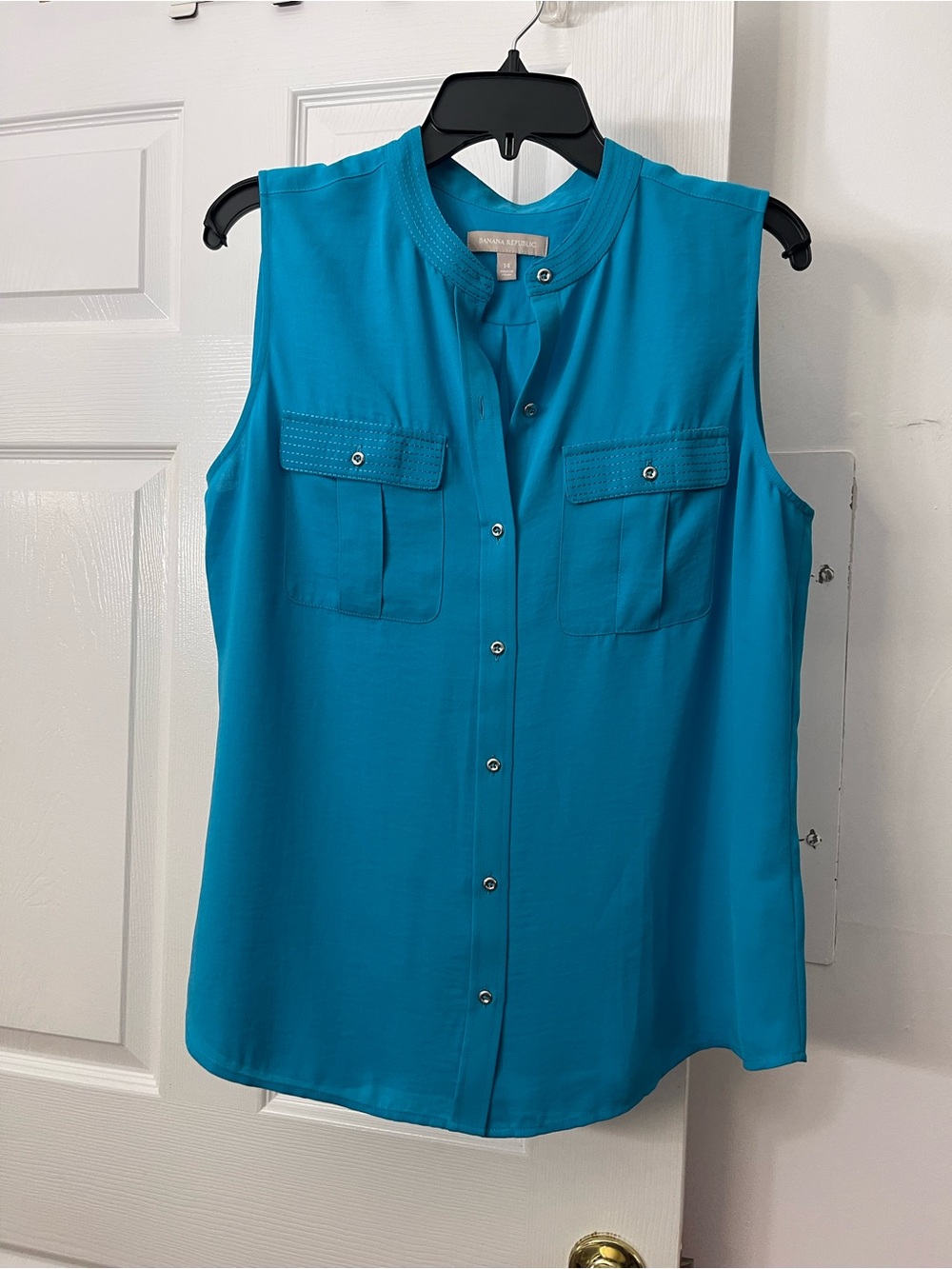 Banana Republic Sleeveless Button-Front Camisole in Teal Blue